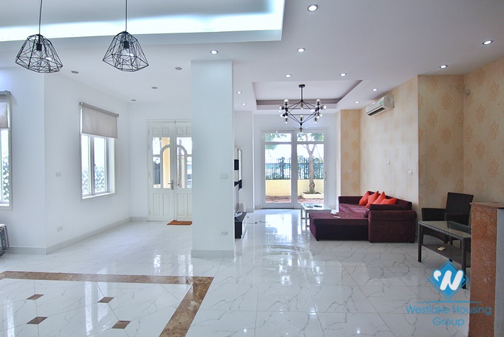 A beautiful house with lake view for rent in Tay Ho, Ha Noi